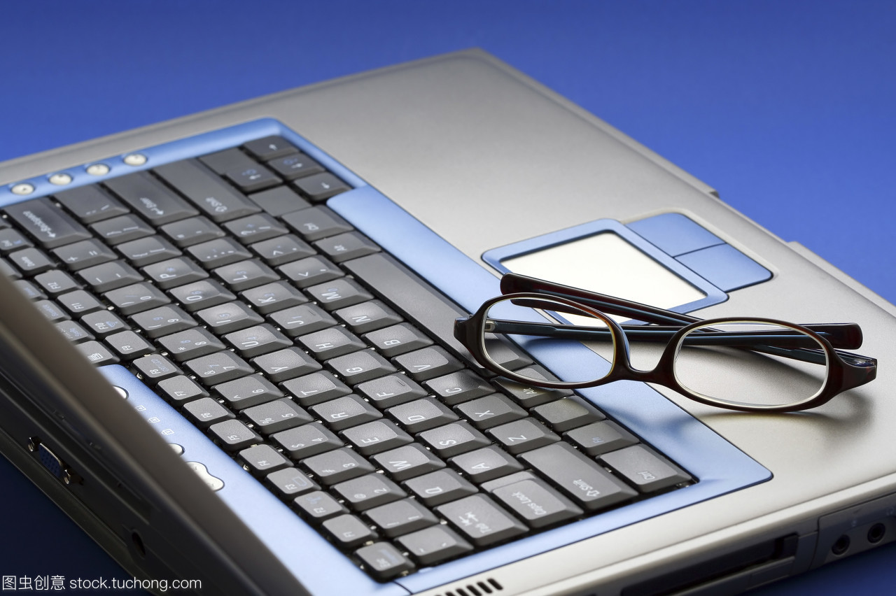 從鍵盤到云端 計(jì)算機(jī)網(wǎng)絡(luò)技術(shù)如何重塑現(xiàn)代生活